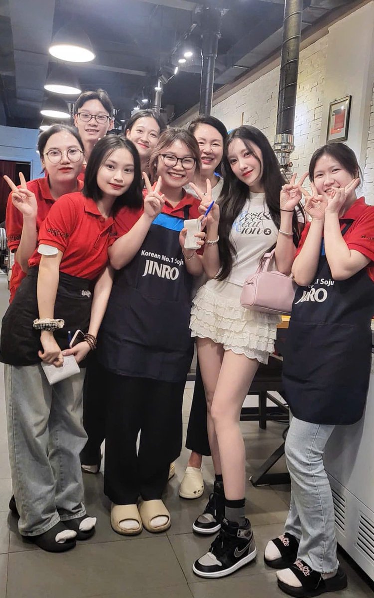 [241123] T-ARA @ Nhà hàng Doncook Trung Hòa Hà Nội - 돈쿡 본점
