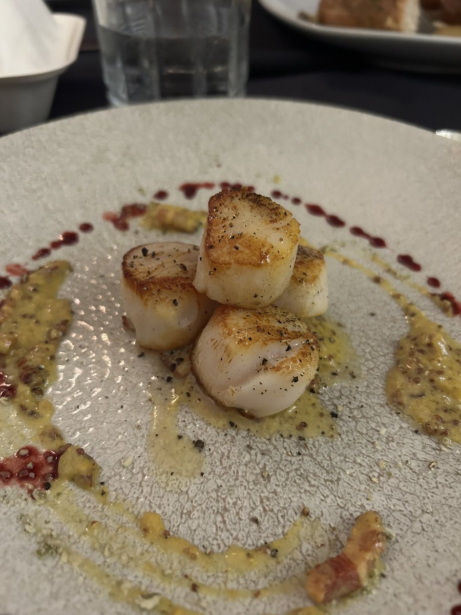 Open 5-10pm 🐟 

#kickinchicken #koreanfriedchicken #foodnl #chickenburger #freshpasta #seafoodpasta #koreanfriedchickenbites #scallops #scallopsawithsaffron #safroncreamsauce