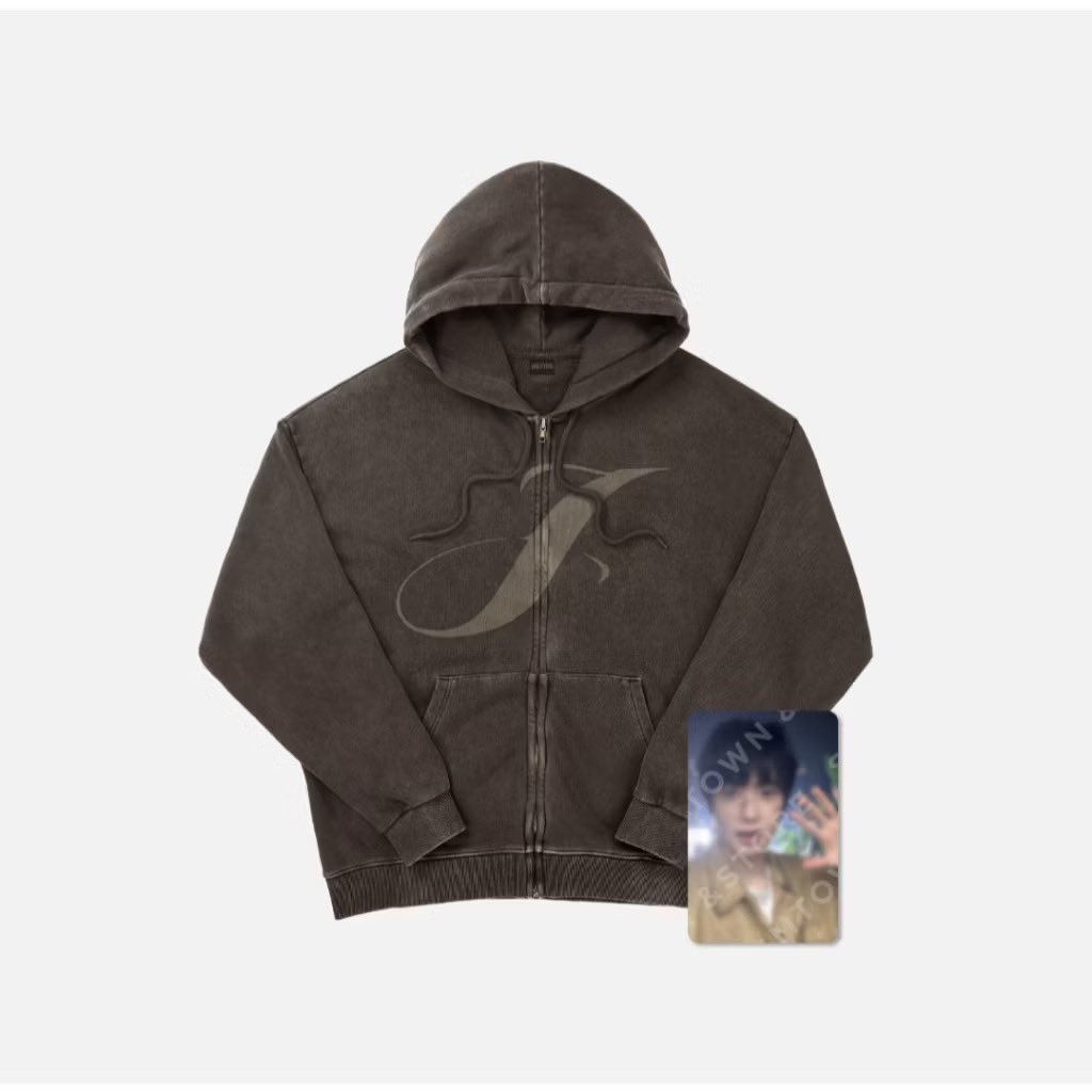 myfeb1402's tweet photo. แจฮยอน Jaehyun J MD ZIP-UP HOODIE SET (ส่งตรงจากเกาหลี)

✨ สั่งซื้อตอนนี้มีส่วนลด 1024 บาทนะคะ ✨
จากราคา 5,223 

• เหลือ4,123 บาทรวมส่ง •

สนใจสั่งซื้อผ่านลิ้งค์
: https://t.co/K5p23AYtd3

#ตลาดนัดjaehyun #ตลาดนัดnct #ตลาดนัดnct127 #ตลาดนัดอซท ตามหา https://t.co/cKHRQ9wCxj