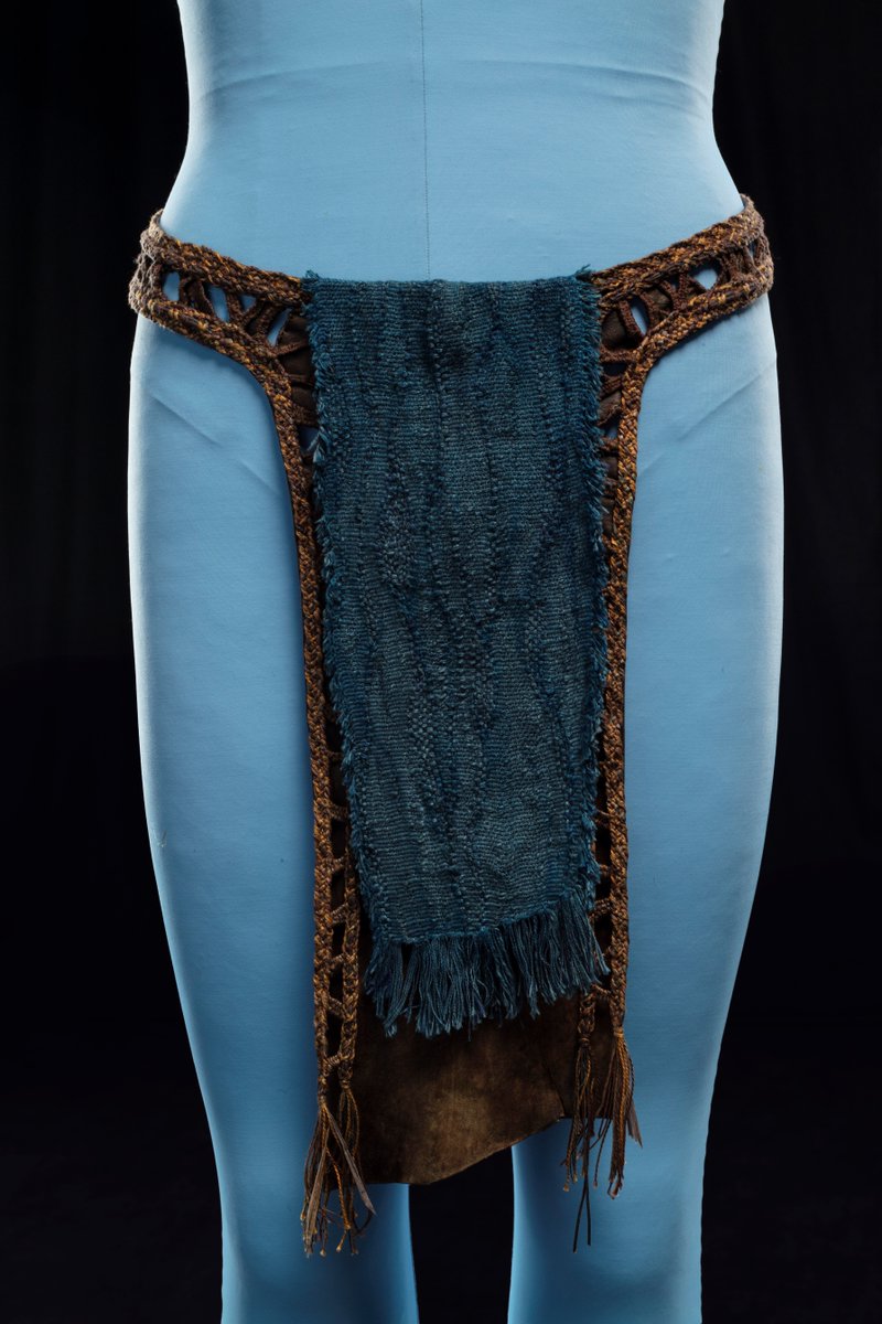 For James Cameron's 2022 film #AvatarTheWayofWater, we kept simplicity and functionality at the forefront of our minds when we worked with costume designer Deb Scott on this particular look.

#wetaworkshop #costume #costumedesign #avatar