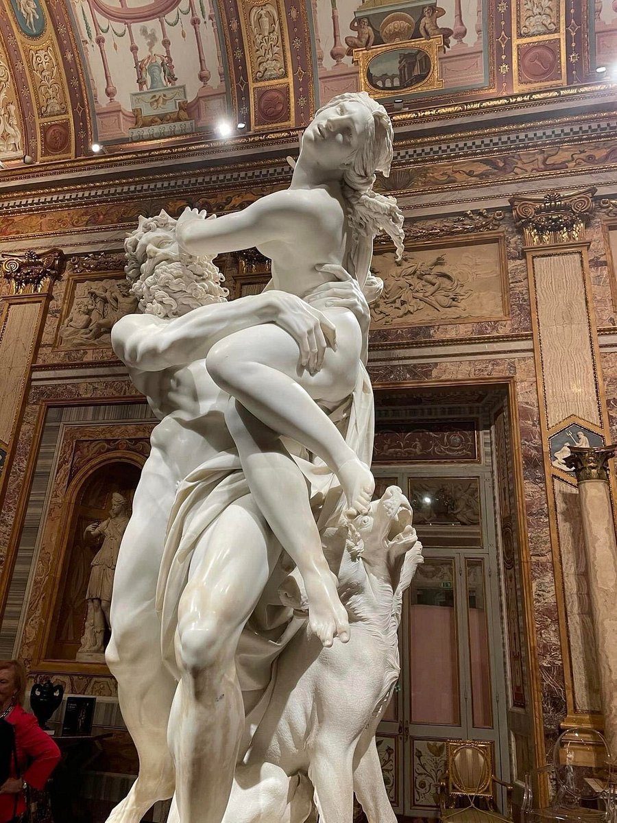 CultureExploreX's tweet image. "Beauty perishes in life, but is immortal in art."
- Leonardo da Vinci 

Be captivated by 24 breathtaking sculptures that redefine the meaning of beauty. 🧵
