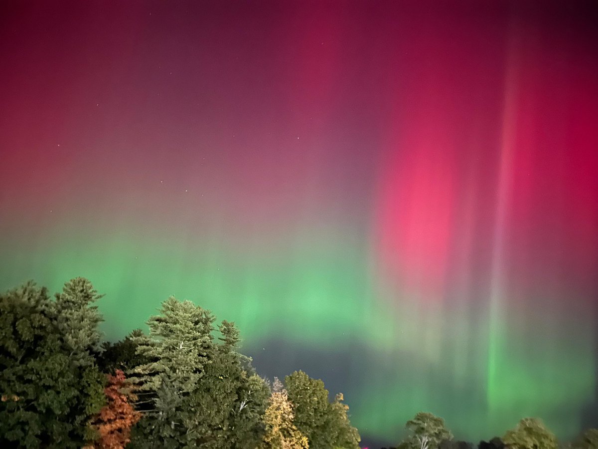 Darshilofficial's tweet photo. Experiencing the Northern Lights for the first time✅️ https://t.co/NAuzvVb37O