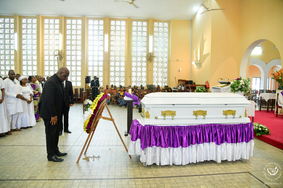 acprdcongo's tweet photo. #RDC : Le Président de la République démocratique du Congo, Félix Tshisekedi, l'Agence congolaise de presse (#ACP), la famille et les amis ont rendu, samedi, les derniers hommages à la veuve de l'ancien porte-parole du Chef de l'État et défunt président du Conseil d'administration de l'ACP, Tharcisse Kasongo Mwema, lors d'une messe de suffrages célébrée à l'église Sacré coeur de #Gombe, au nord de #Kinshasa.
Découvrez d'autres informations sur notre site web : https://t.co/tGEWJ2BOoV