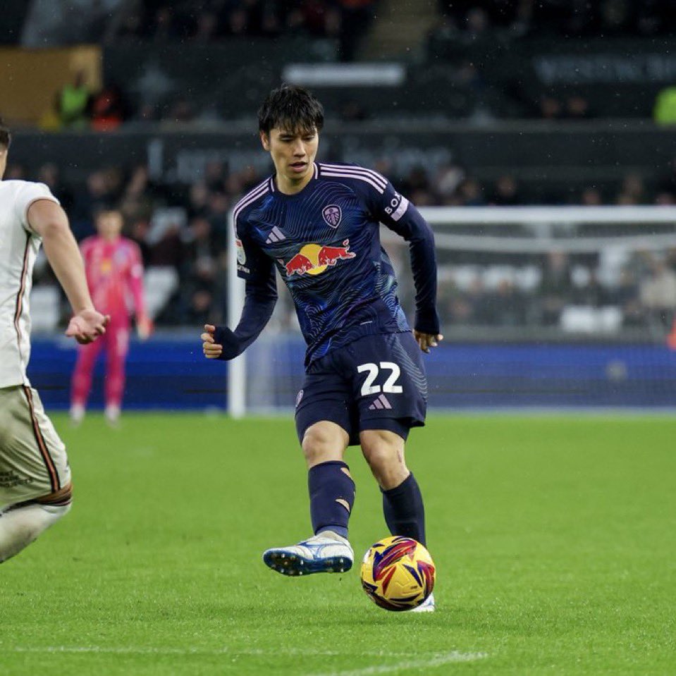 alawbobby's tweet photo. Like this post if Ao Tanaka is the biggest bargain of the year 🔥 #LUFC https://t.co/6mwZHYRAFL