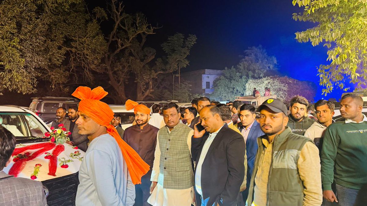 #जनपद_अयोध्या व #बिधानसभा_दरियाबाद के बिभिन्न मांगलिक कार्यक्रमों में अपनों के बीच...!!

ईश्वर से सभी के सुखद वैवाहिक जीवन की कामना के साथ बहुत बधाई व शुभकामनायें...!!
<a href="/yadavakhilesh/">Akhilesh Yadav</a> <a href="/dimpleyadav/">Dimple Yadav</a> <a href="/samajwadiparty/">Samajwadi Party</a>