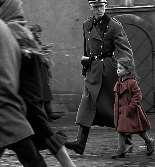 Amor_De_Cine's tweet image. 🎬 Película: "La lista de Schindler" ["Schindler's List]
🗓 Año: 1993
📽 Director: #StevenSpielberg 
📷 Director de fotografía: #JanuszKaminski