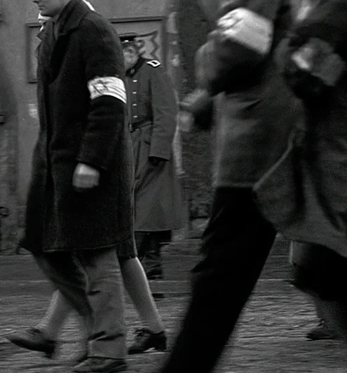 Amor_De_Cine's tweet image. 🎬 Película: "La lista de Schindler" ["Schindler's List]
🗓 Año: 1993
📽 Director: #StevenSpielberg 
📷 Director de fotografía: #JanuszKaminski