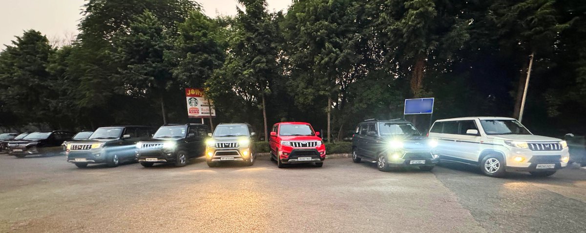 BLRO_NEO_Owners's tweet photo. 📢 CRUISE TO GATHER 📢
🚗💨 A short drive is all it takes for a great get-together. Yet another day of glory by the Neo musketeers. Delhi NCR chapter leading the show #DelhiNCR #RoadTripVibes #BoleroNeo
@anandmahindra @MahindraBolero @MahindraAdvntr @Mahindra_Auto @MahindraRise https://t.co/CUSjygumu4