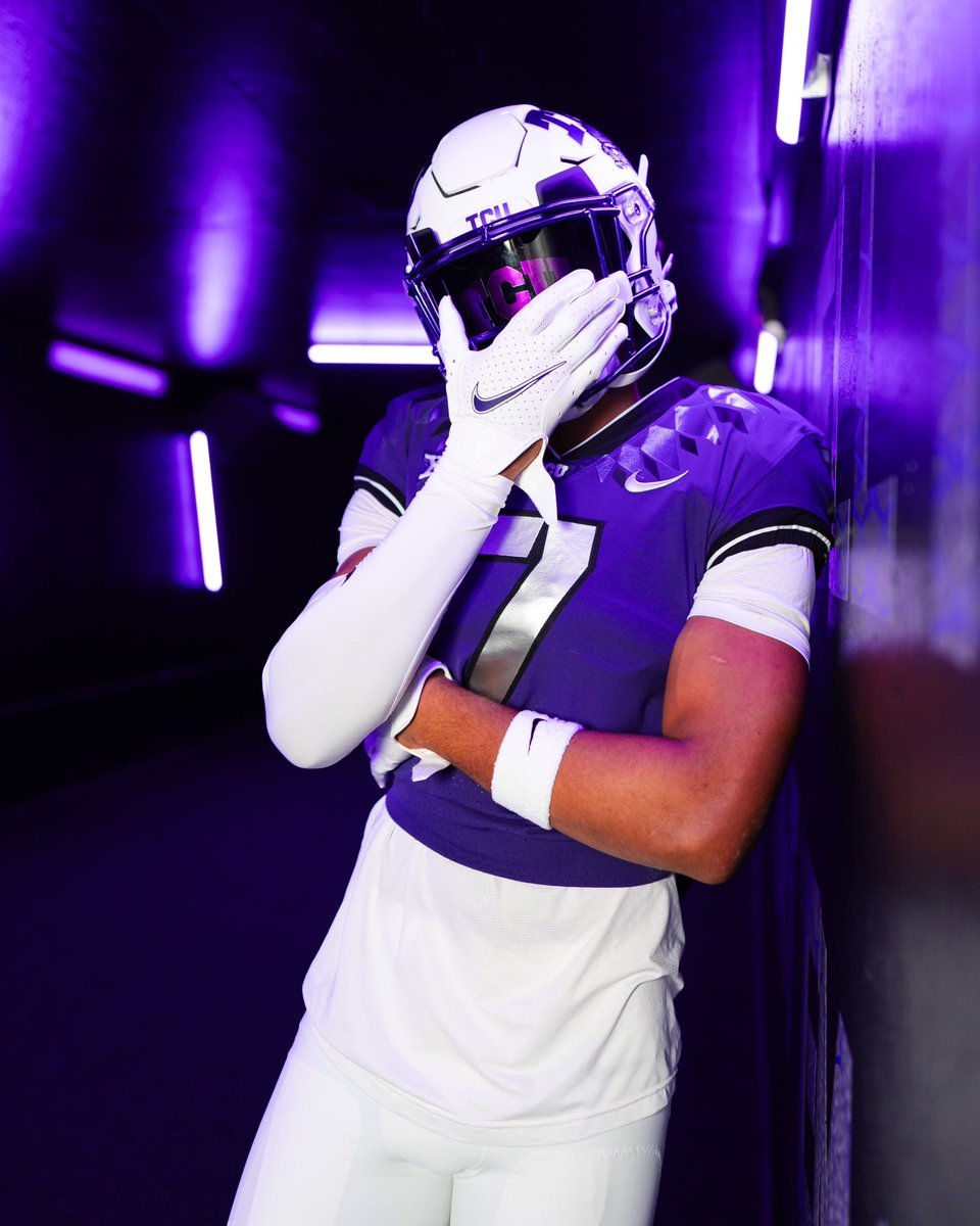 kollin♕ (@collierkollin) on Twitter photo After a great Official Visit, I am Blessed to have received an offer from Texas Christian University! #GoFrogs <a href="/TCUFootball/">TCU Football</a> <a href="/coachHAWK19/">Davin Hawkins</a> <a href="/BallcoachKrause/">Andy Krause</a> <a href="/CoachDrewDallas/">Drew Dallas</a> <a href="/BlueDragonsFB/">Hutchinson Blue Dragon Football</a> After a great Official Visit, I am Blessed to have received an offer from Texas Christian University! #GoFrogs <a href="/TCUFootball/">TCU Football</a> <a href="/coachHAWK19/">Davin Hawkins</a> <a href="/BallcoachKrause/">Andy Krause</a> <a href="/CoachDrewDallas/">Drew Dallas</a> <a href="/BlueDragonsFB/">Hutchinson Blue Dragon Football</a>