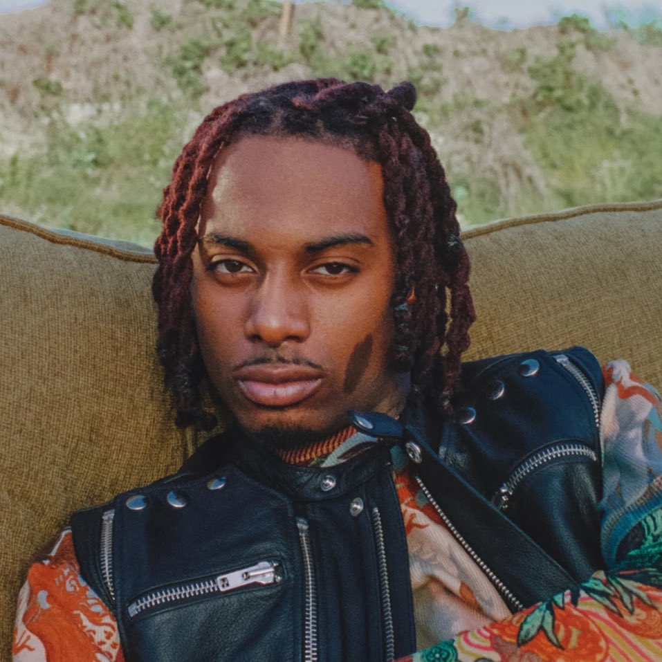 lottareds's tweet photo. 𝗕𝗥𝗘𝗔𝗞𝗜𝗡𝗚: Playboi Carti look-a-like spotted in India 😳‼️ https://t.co/YID1alZgX5
