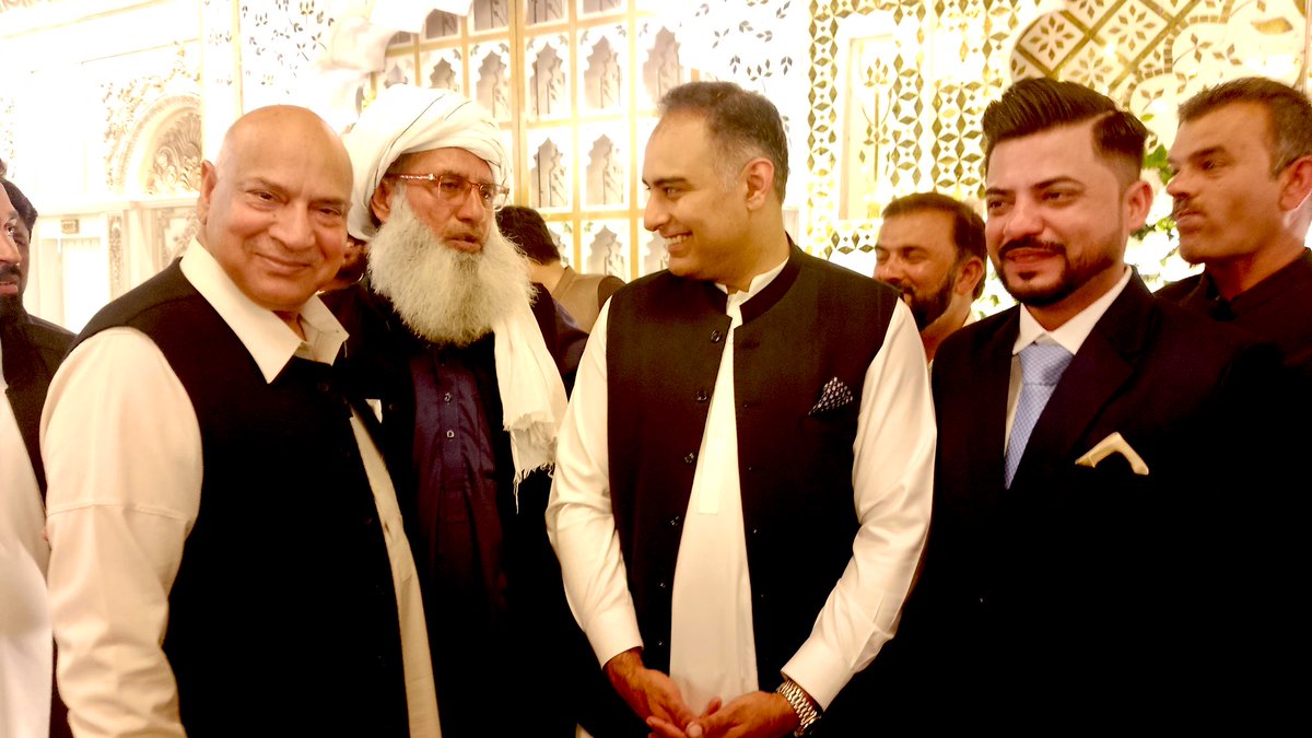 جہلم میں آج چوہدری حسن نواز نمبردار کے ولیمے میں شرکت کی۔ حسن ایک مخلص ساتھی اور حلقے میں ہماری ٹیم کے اہم رکن ہیں۔ ان کے مرحوم چچا چوہدری ریاست علی صاحب پارٹی کے درینہ کارکن، جہلم کی مقامی سیاست میں میرے استاد، نہایت مہربان، نیک صفت انسان اور مخلص ساتھی تھے۔ آج خاص طور پر ان کی