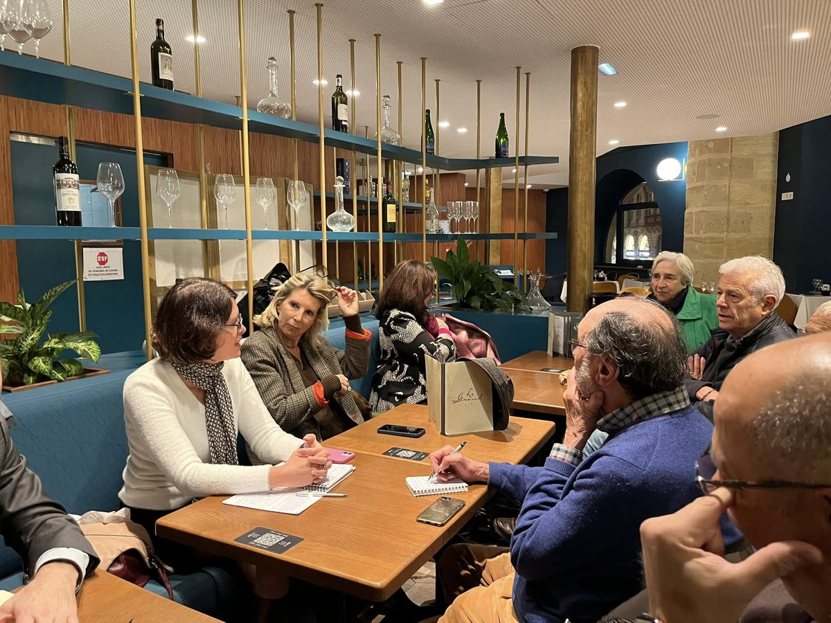 LRGironde's tweet photo. Christine Errera la déléguée de la deuxième circonscription a réuni le comité jeudi.
C’était le moment d’échanger sur l’actualité et la vie du territoire.
#LesRepublicains #LR33 #circo3302 #LesRépublicainsGironde https://t.co/pGurKWzXJu