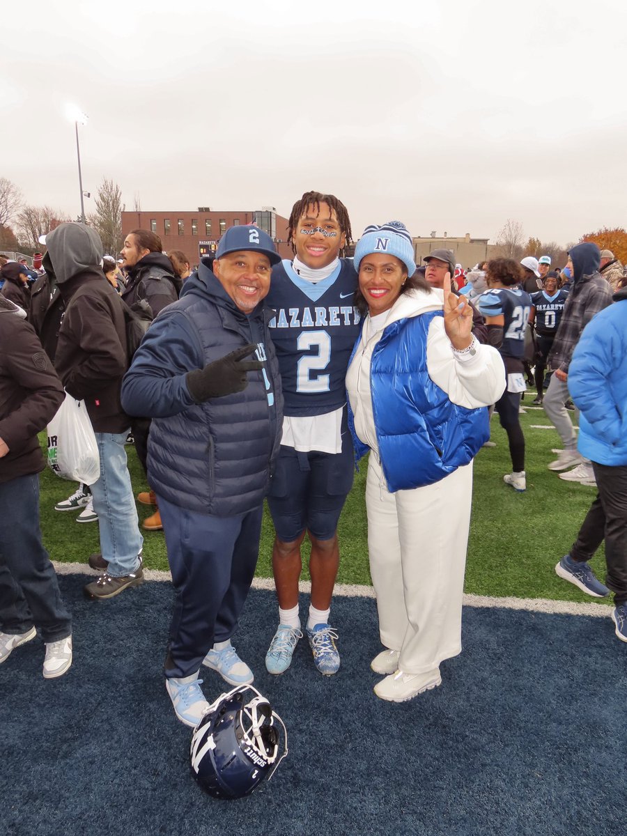 AlvordR's tweet image. Last HS home game for @GarrettReese206. So proud of you, son! You have blessed us with some amazing memories. Next up, let’s go get a 3rd state title. #GoRoadRunners #thereesesgot4statetitles