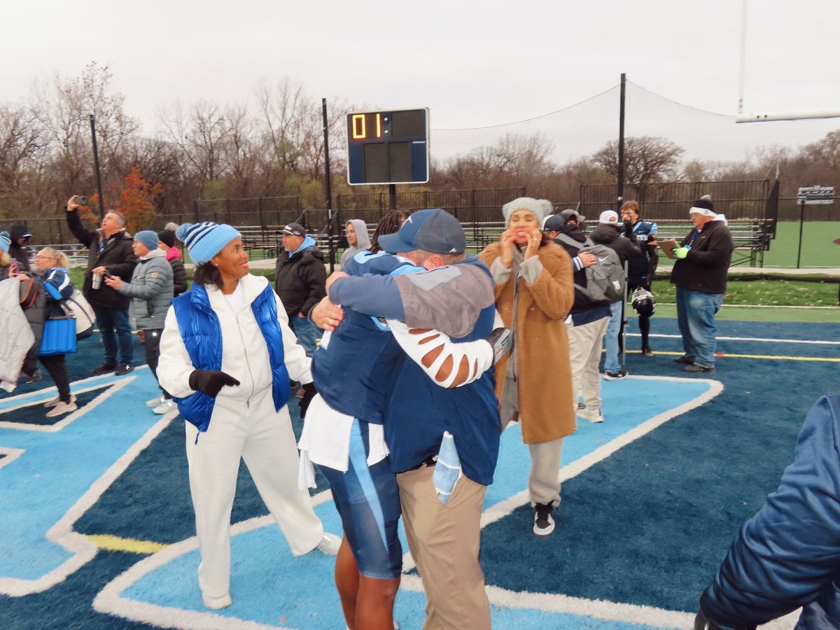 AlvordR's tweet image. Last HS home game for @GarrettReese206. So proud of you, son! You have blessed us with some amazing memories. Next up, let’s go get a 3rd state title. #GoRoadRunners #thereesesgot4statetitles