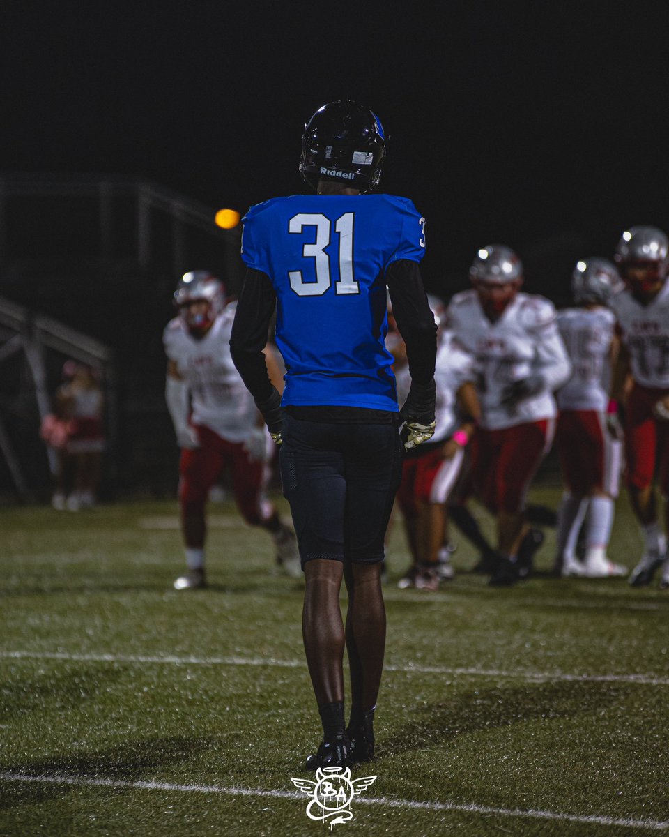 MHarris_0's tweet image. Junior Season Film3️⃣1️⃣
hudl.com/v/2QxRDX
@CoachReid93 @SouthDadeFtball @Dwight_XOS @JerryRecruiting @JohnGarcia_Jr @Coach_Jean8 @Coach_DVD