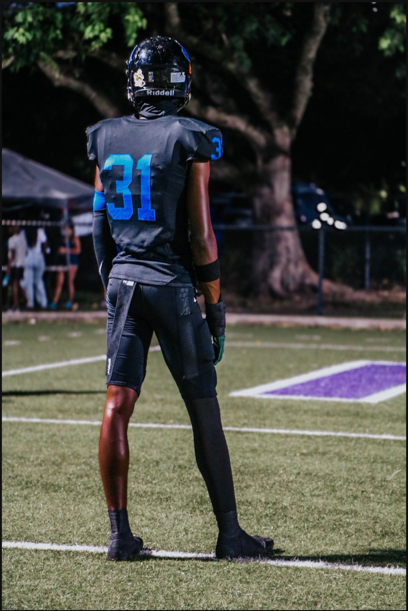 MHarris_0's tweet image. Junior Season Film3️⃣1️⃣
hudl.com/v/2QxRDX
@CoachReid93 @SouthDadeFtball @Dwight_XOS @JerryRecruiting @JohnGarcia_Jr @Coach_Jean8 @Coach_DVD