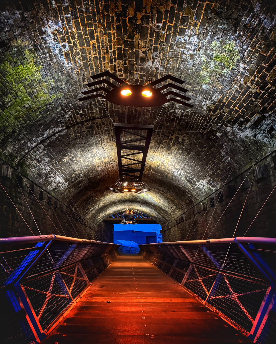 ScottHibberson's tweet image. Would you walk along this bridge at night? #sheffield #Wicker #SheffieldIsSuper #phornography