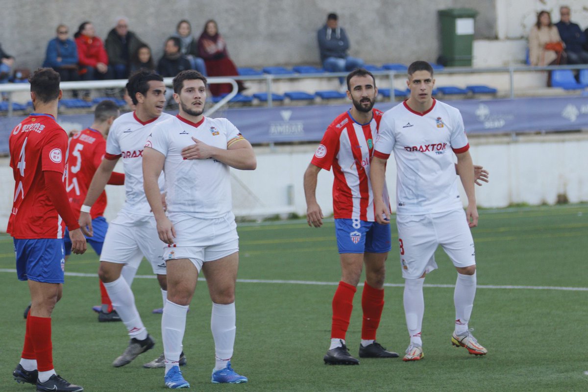 cdutrillas1958's tweet photo. FINAL

@cdutrillas1958 1️⃣
@AtcoMonzon 1️⃣

Buen segundo tiempo en el que estuvimos cerca de remontar ⚽⚽💪

A seguir ‼️‼️

#VamosUtrillas#TerceraRFEF https://t.co/p1t0LSL1yJ