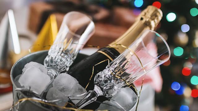 StartWithThis's tweet photo. Five New Drinks &amp; An Advent Calendar To Pop Open This Christmas!

https://t.co/aOXbOOt7Zc

#blogging #bloggers #blogger #bloggerchat #bloggersrequired @_TeamBlogger #influencer #influencers https://t.co/Gm1TMM2oDt