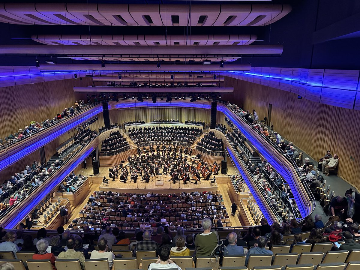 janeerobinson97's tweet image. Spine tingling performance of Tippett’s Child of Our Time ⁦@glasshouseicm⁩. Poignant and powerful. Massed musical forces of the #NorthEast . Congratulations to all involved. #PowerOfMusic
