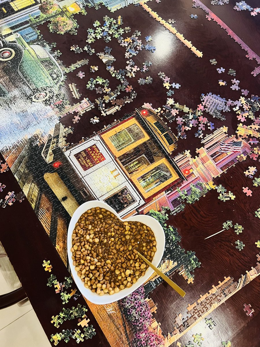MapulaTThema's tweet photo. You can take the girl out of #Botswana but you can never take #Botswana out of the girl. #Dikgobe #Lechotlho will forever be my thing as I puzzle. https://t.co/c3vcSUAY53
