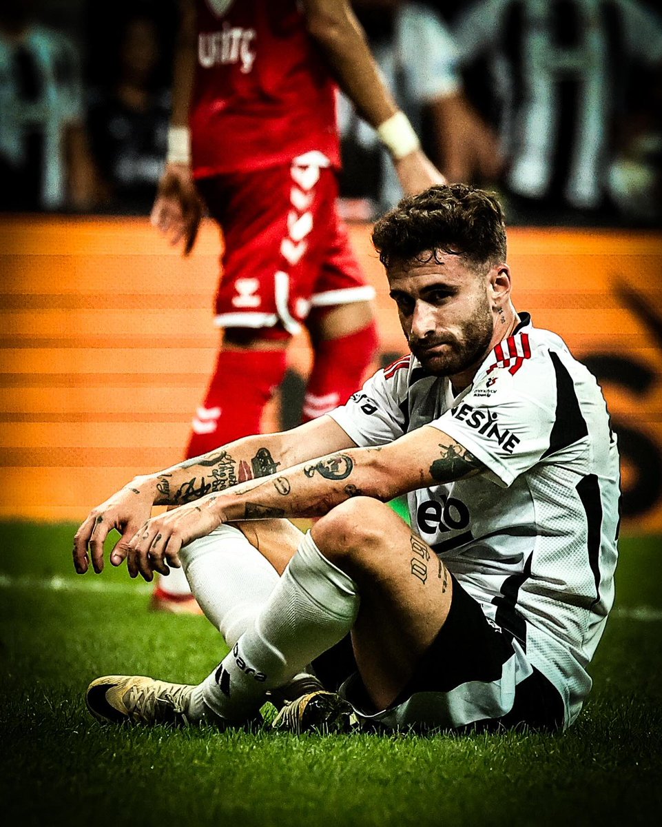 foootballo's tweet photo. Beşiktaş’ın Rafa Silva’sı var, ancak ne yazık ki Rafa Silva’nın kimsesi yok. https://t.co/Eu8Ysnqq9w