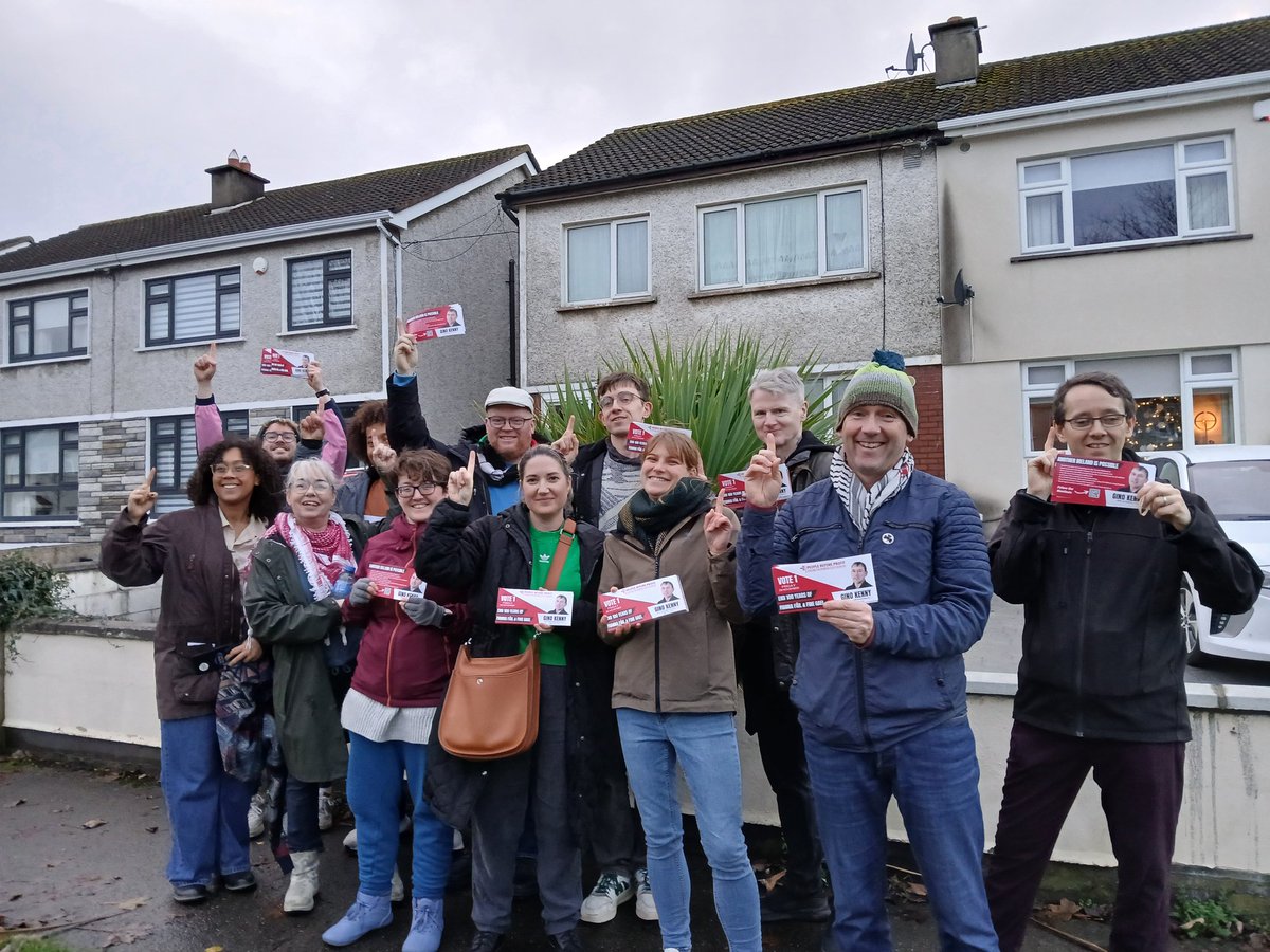 Buisy weekend canvassing in Lucan and Rathcoole.

There was a great response on the doors, people are sick of the status quo, Fianna Fail &amp; Fine Gael have let people down. 🧵

#AnotherIrelandIsPossible #GE24 #PeopleBeforeProfit #rathcoole #lucan #FreePalestine #VoteSocialist