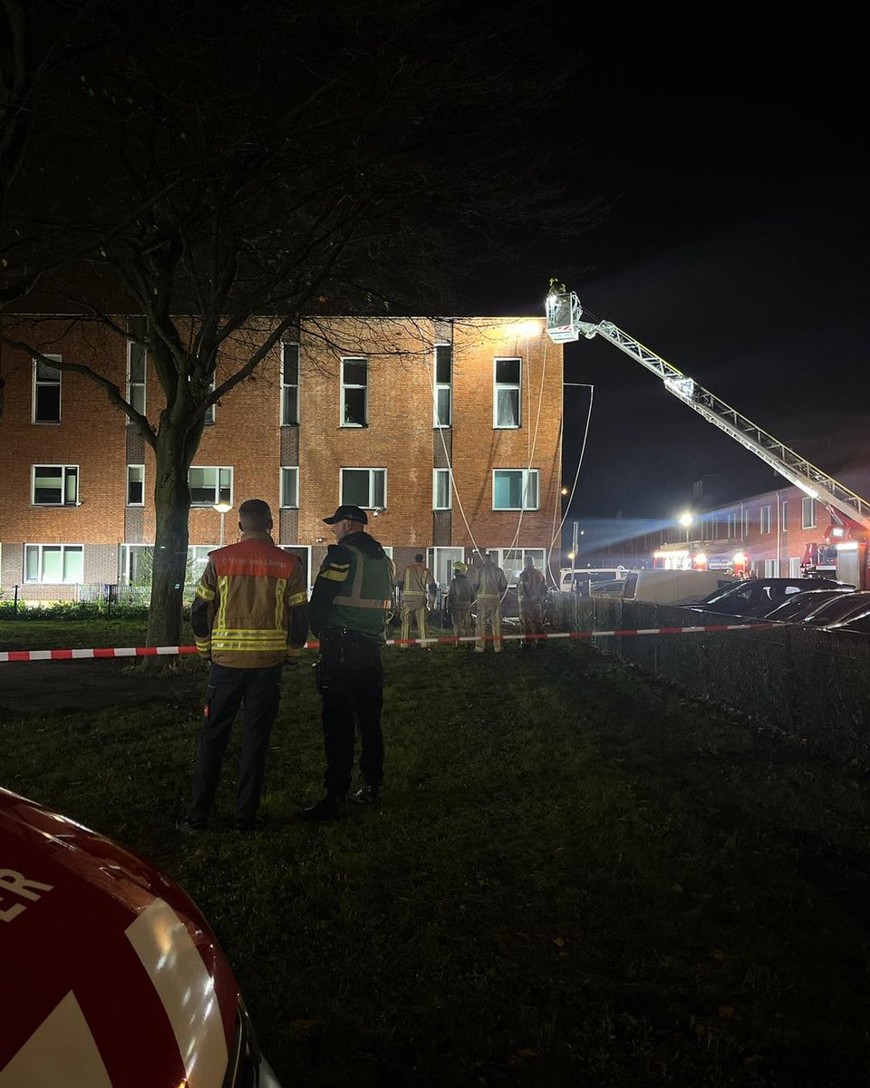BAS-team helpt bij brandbestrijding in spouwmuur