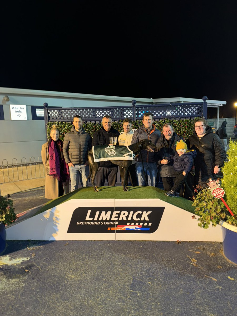 Too Easy wins the €1,300 Mace Shannon A3 600 in 33.16 ⏰ 

#ThisRunsDeep #GoGreyhoundRacing #Limerick