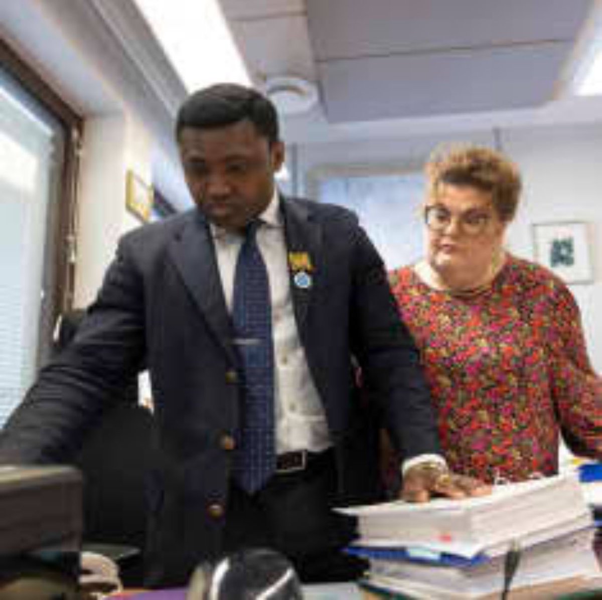 JohnEzeakolam's tweet photo. A self-style Biafra Prime Minister in exile and an extremely fraudulent character @simon_ekpa is facing legal challenges as his fraudulent empire collapses. His estranged wife has filed for divorce, in her legal proceedings, she is also seeking custody of their only son while he languishes in Finnish prison as he has already been refused bail. @MaziNnamdiKanu warned the diminutive nincompoop, but he didn't listen as he got carried away by the publicity and 15 minutes of fame.