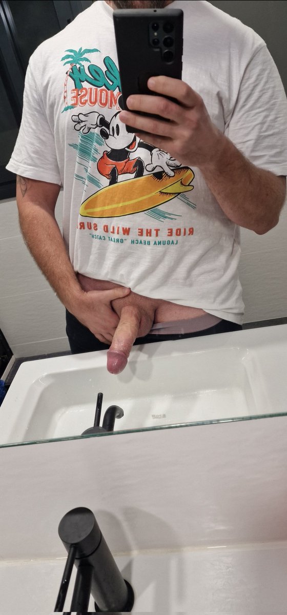 Lo más tierno que vas a ver el domingo 😜... con unas ganas de follar increíbles!

Surfeando la calentura
Mickey Cock
#DomingoDeGanarSeguidores 
#matandoelaburrimiento
#cam4 #verga #pija #vergarica 
#deseo #morbo #morboenbaños 
#poronga #OnlyFans #jugamos?
#nude #perversion