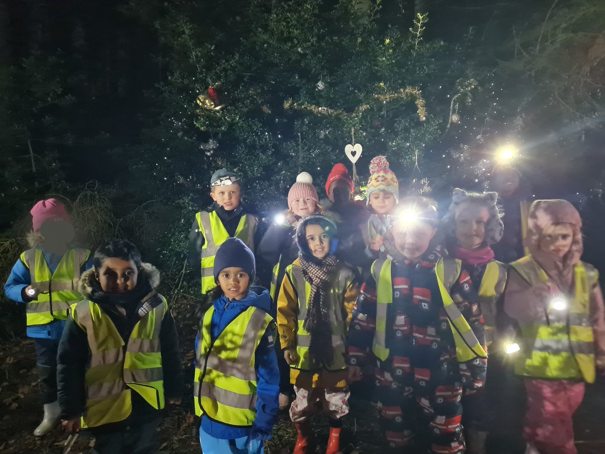 BSPDInfants's tweet photo. It's time to celebrate the success of our first drey of @19thSquirrels!
Today, at the end of their Moonlit Hike Adventure, all 12 Squirrels have achieved the highest award a Squirrel can earn...
Chief Scout's Acorn Award!
Woo hoo! Well done Squirrels! 👏 https://t.co/yIq2Dg116f