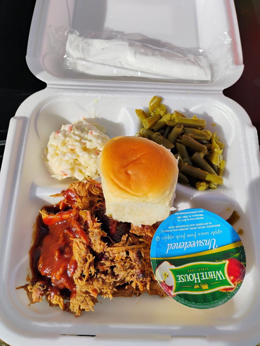 StanTheHuManTM's tweet photo. In Hendersonville RIGHT NOW...
At WNC Air Museum 
1 Plate HELPS 3 Charities. https://t.co/FHkhWUyNGn