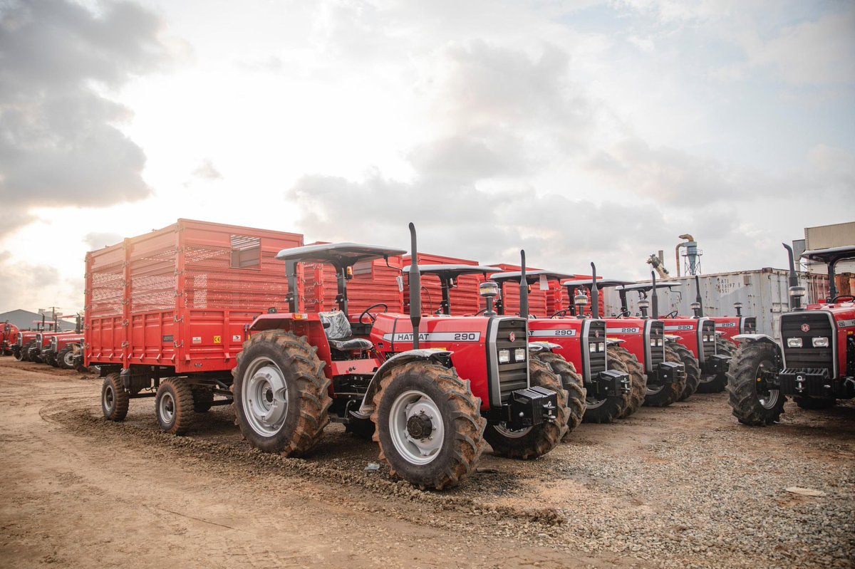 GADeveloppement's tweet photo. Travaux publics et agriculture boostés par +60Mds et 1000 emplois grâce au Général @oliguinguema. Le débat est fini, bâtissons le Gabon de demain ! 

#gabon #agriculture #CTRI https://t.co/WJzNS32uZb
