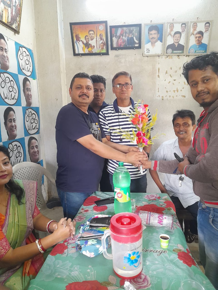 IndiaWantsMB's tweet photo. আজ বনগাঁ সাংগঠনিক জেলার উদ্যোগে  অনুষ্ঠিত হলো ইন্ডিয়া ওয়ান্টস মমতাদি কমিউনিটির বনগাঁ সাংগঠনিক জেলার সাংগঠনিক সভা ও চায়ের আড্ডা। আগামীদিনে ব্লক ও শহর জুড়ে সংগঠন  মজবু�� করার বিষয়ে বিস্তর আলোচনা হলো।

#IndiaWantsMamataDi https://t.co/fymrGPJPUK