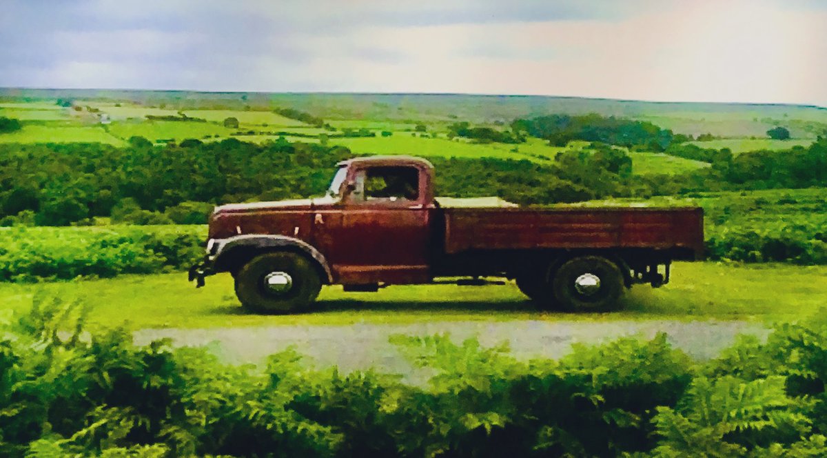 TvHeartbeat's tweet image. For #SideViewSunday; for the 30th anniversary of ‘Assault and Battery’, which is coming soon! #Heartbeat30Years #MorrisCommercial ❤️