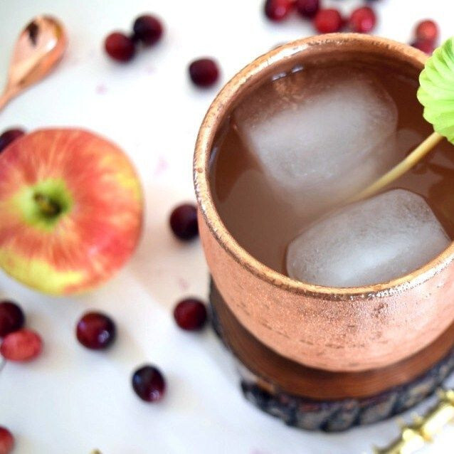 This seasonal take on the Moscow Mule is perfect for your Thanksgiving feast. Make a batch ahead of time for easy serving 🫚⁠
⁠
Honey Crisp Harvest Mule⁠
Created by <a href="/bitbyafox/">Prairie Rose</a>!⁠
Makes 12-14 drinks⁠
⁠
3 cups Honey Crisp Apple Cider⁠
1 750 ml bottle… instagr.am/p/DCw21qVtHos/