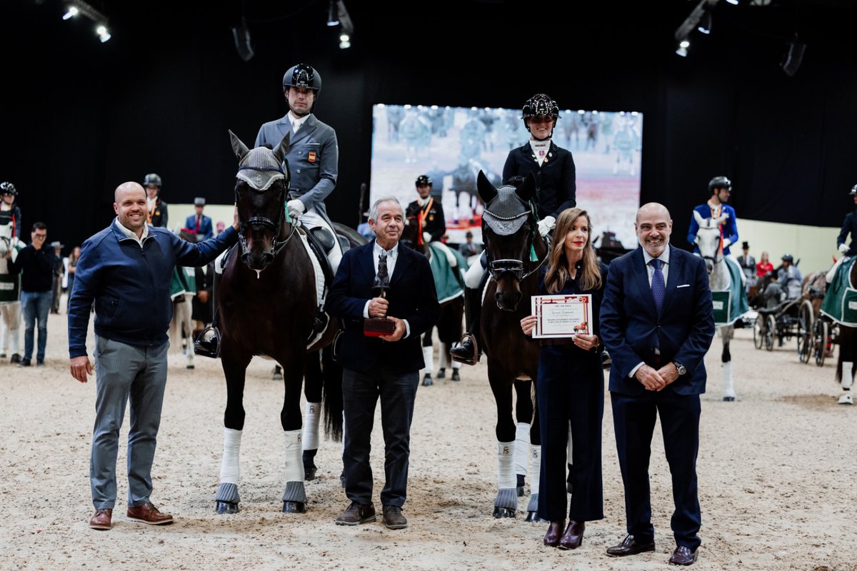 Mejor Ganadería de la Copa ANCCE Turismo de Andalucía de Doma Clásica, YEGUADA ARROYOMONTE.

🏅 concursosancce.com
🔴 sicab.tv

#SICAB #SICAB2024 #ANCCE #Caballos #PuraRazaEspañola #CaballoEspañol #CaballoPRE