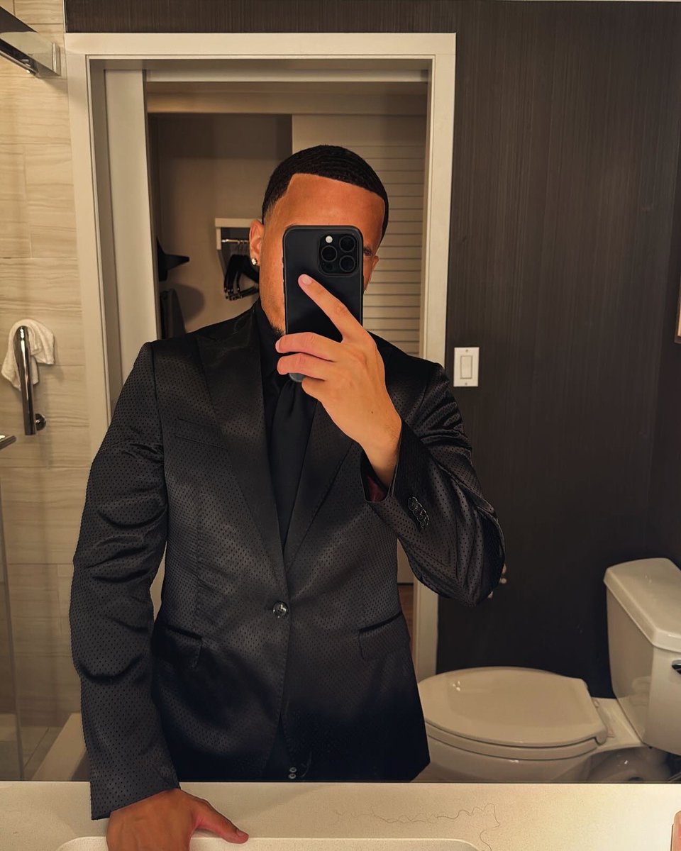 KingGibbs23's tweet photo. #BYLUG π₯π°π https://t.co/zJ5VO9TZ8r