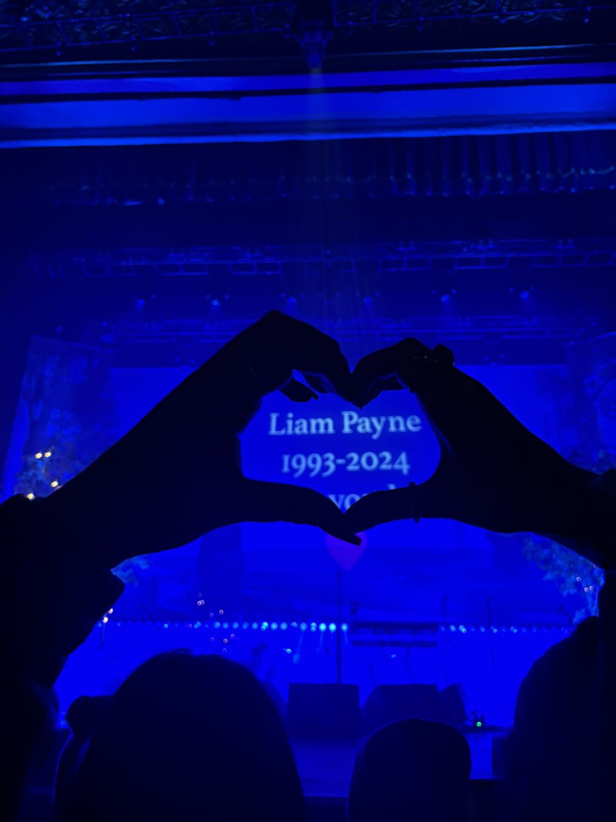 hadassahhh's tweet photo. We love you FOREVER our sweet angel @LiamPayne ❤️‍🩹 https://t.co/bUmmcc1tSU