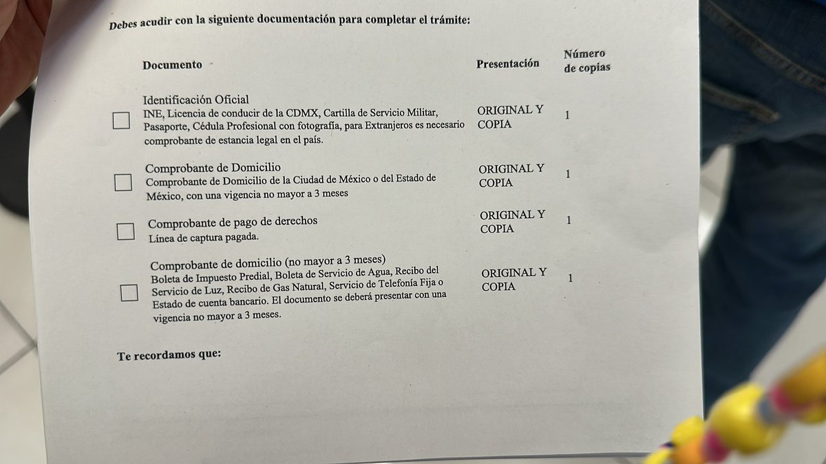 Gaby_Buuu's tweet photo. En plena era de la digitalización, te piden original y copia de documentos @GobCDMX @ClaraBrugadaM https://t.co/0EyTTCtF5T