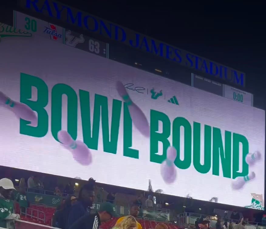 Thank you USF Football and Coach Majewski for another great weekend! Bowl Bound!!
<a href="/CoachMajewski/">Tyler Majewski</a> <a href="/USFFootball/">USF Football</a> <a href="/CRegister_2028/">Cody Register</a> <a href="/HeadBallCoach21/">Bruce Lane</a> <a href="/robeast18/">Rob East</a> <a href="/CoachGiugliano/">Anthony Giugliano</a> <a href="/CoachGreenway/">Coach Aiden Greenway</a> <a href="/PlayBookAthlete/">PLAYBOOK ATHLETE</a>