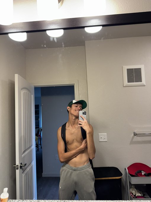 Watch OnlyVani 🪩's leaked NSFW photo on TwXstars