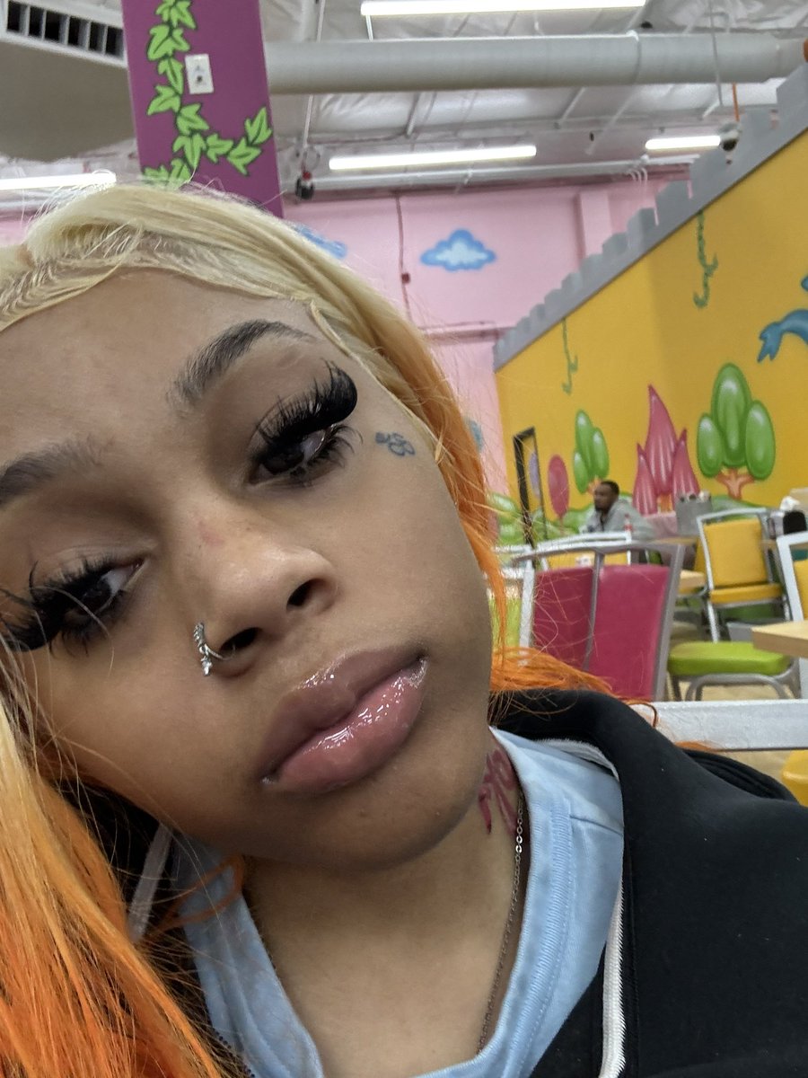 𝐉𝐉✰ tweet media