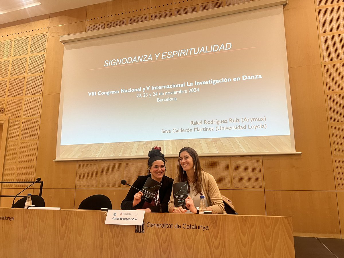 ARYMUX's tweet photo. Fin de semana en Barcelona, en el VIII Congreso Nacional y V Internacional “La investigación en danza”, presentando la comunicación: “Signodanza y espiritualidad”. Encuentros y aprendizajes. Seguimos andando y signodanzando la vida. Gracias, siempre 💜 #congreso #Signodanza https://t.co/GMwXJlOTLy