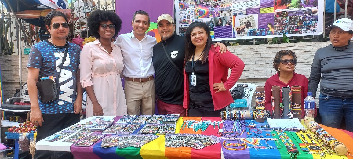 Plantón por los 27 años de la despenalización de la homosexualidad en el Ecuador. Guayaquil Ecuador.