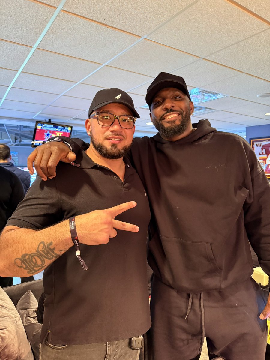 HOW BOUT THEM COWBOYS! <a href="/DezBryant/">Dez Bryant</a>