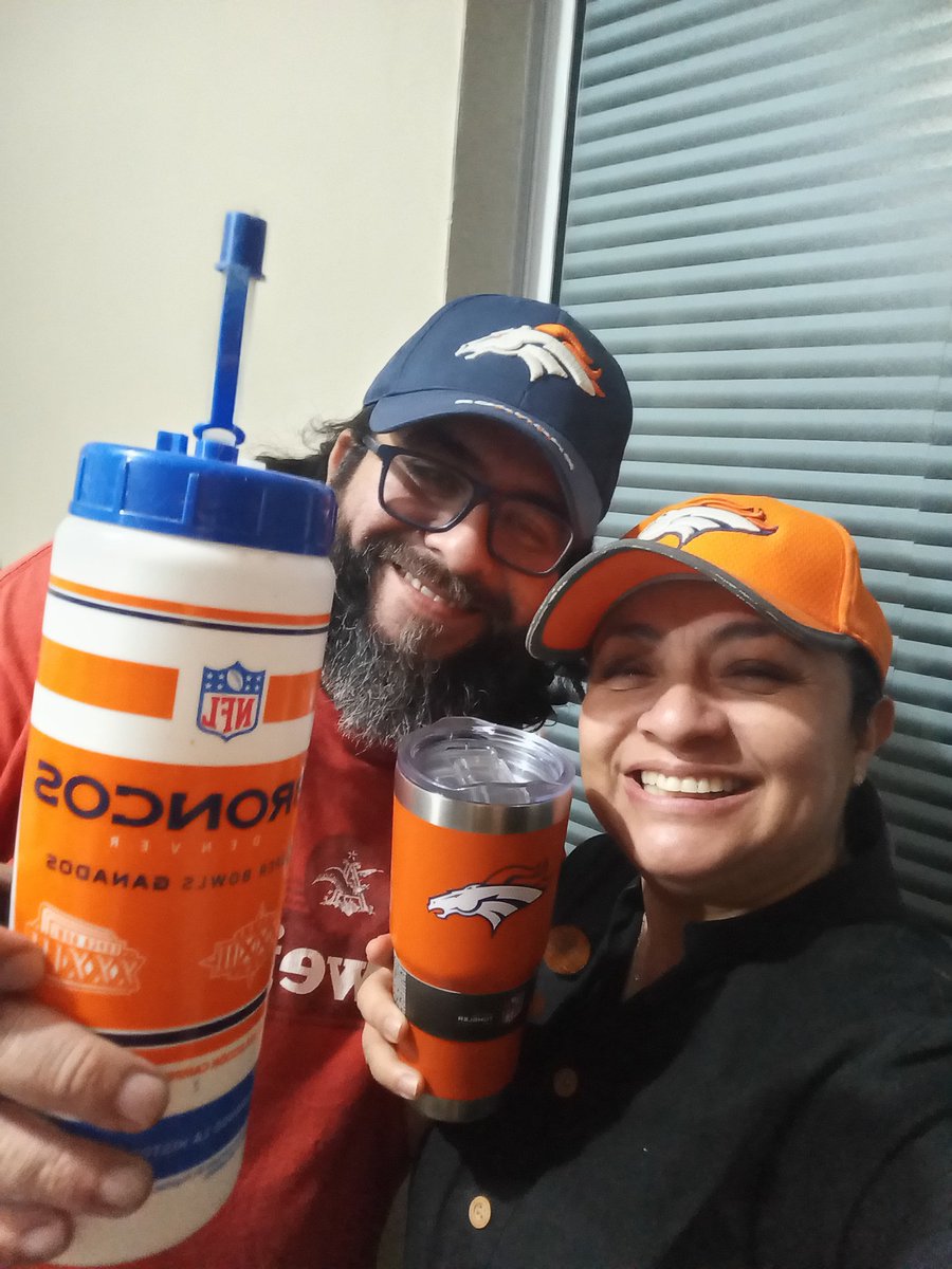 Nayedriade's tweet photo. @FOXImpactoNFL vamos broncos!!
#BroncosCountry #DenverBroncos #nfl https://t.co/uLuc7LFtEu
