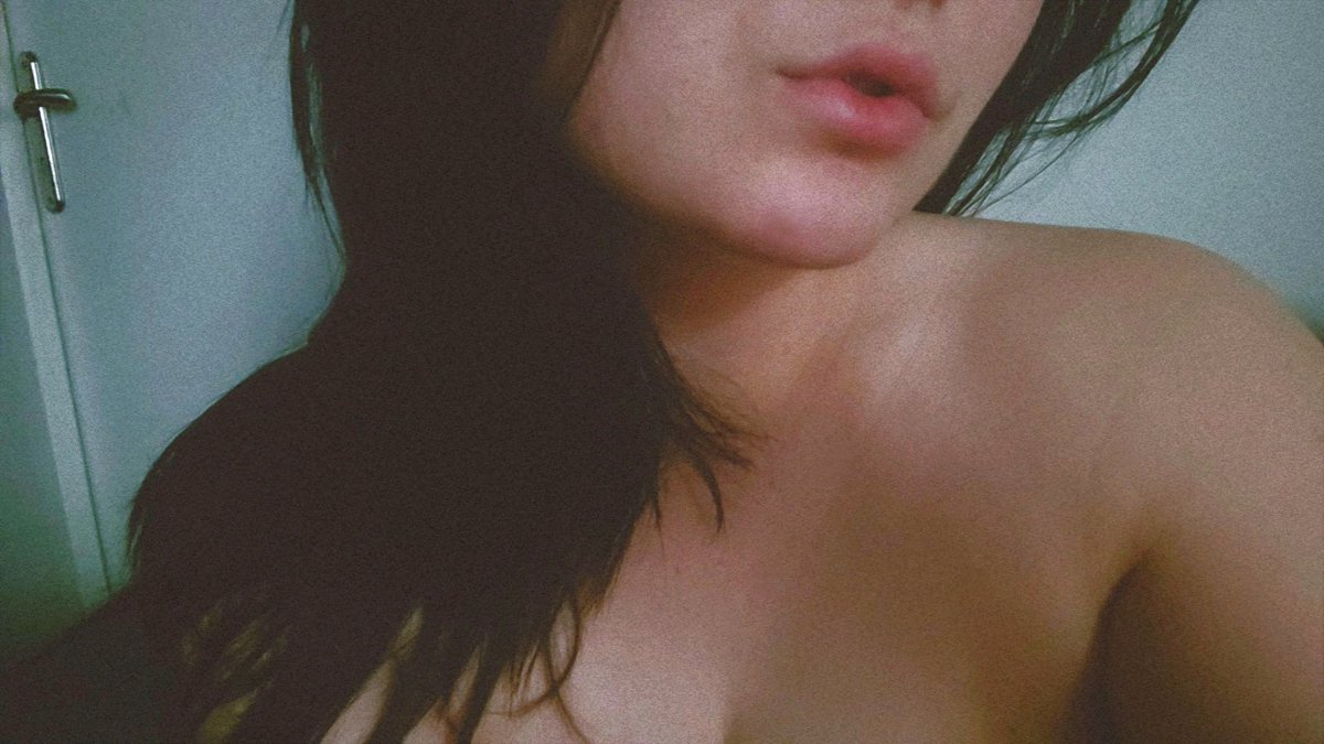 4k4bek0's tweet photo. Hold me dearly🧸 https://t.co/oDXcnfEpax