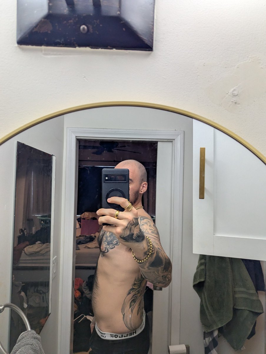 ZONG_one's tweet photo. Accountability post ~11ish lbs down https://t.co/PiM8d5IVVe